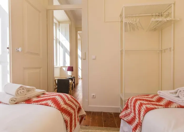 135 B - Alfama Renovated Charming Historic Flat Near Baixa
