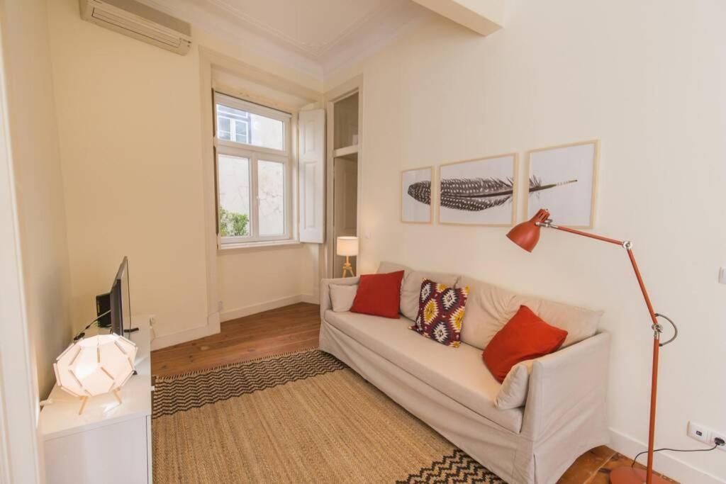 135 B - Alfama Renovated Charming Historic Flat Near Baixa