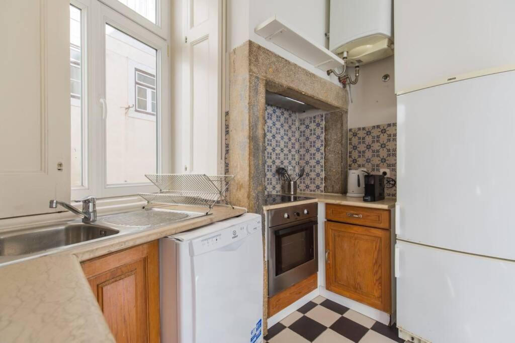 135 B - Alfama Renovated Charming Historic Flat Near Baixa Apartment *