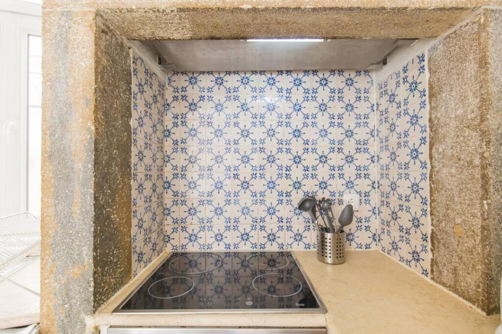 135 B - Alfama Renovated Charming Historic Flat Near Baixa * Lissabon