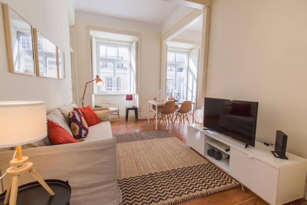 Apartment 135 B - Alfama Renovated Charming Historic Flat Near Baixa *