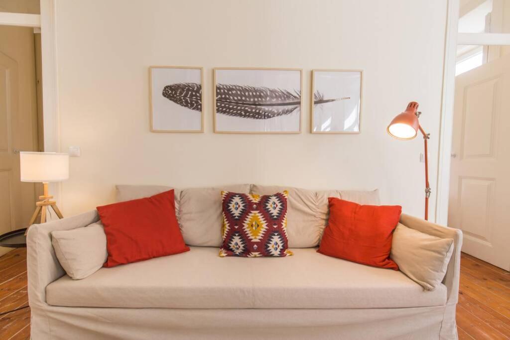 135 B - Alfama Renovated Charming Historic Flat Near Baixa *