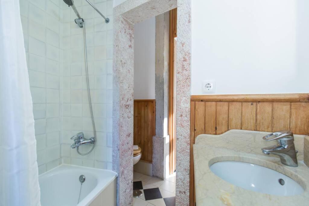 Apartment 135 B - Alfama Renovated Charming Historic Flat Near Baixa