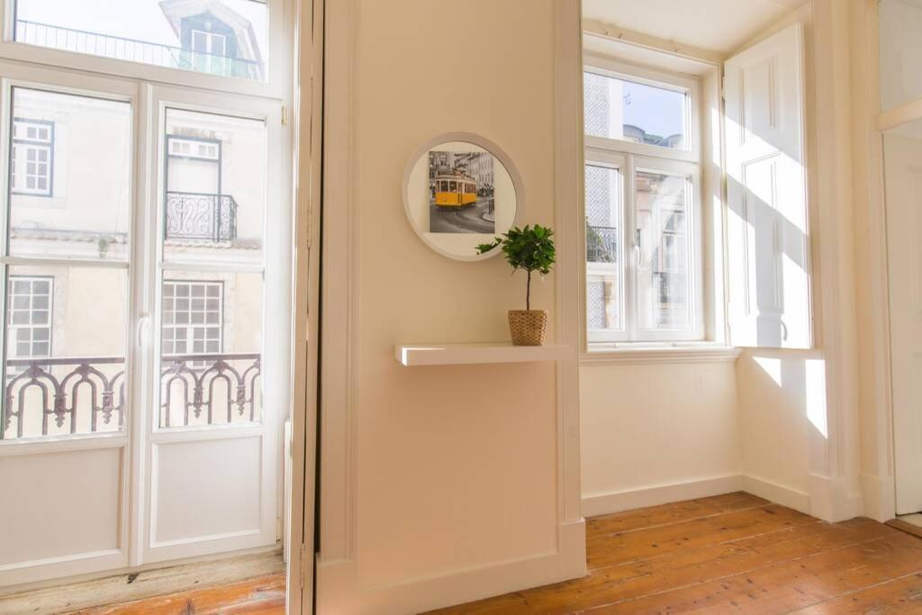 135 B - Alfama Renovated Charming Historic Flat Near Baixa *