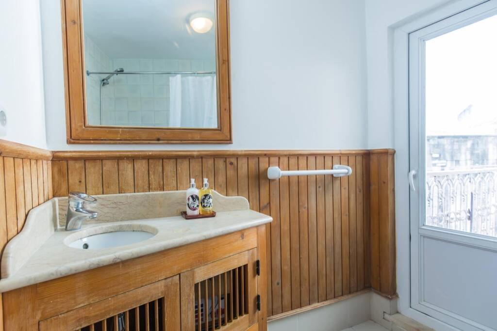 135 B - Alfama Renovated Charming Historic Flat Near Baixa Apartment Lissabon