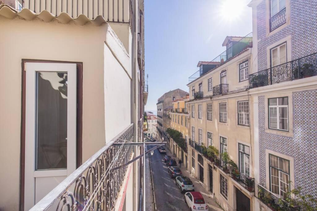 Apartment 135 B - Alfama Renovated Charming Historic Flat Near Baixa Lissabon