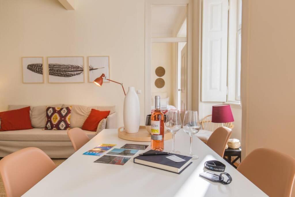 135 B - Alfama Renovated Charming Historic Flat Near Baixa * Lissabon