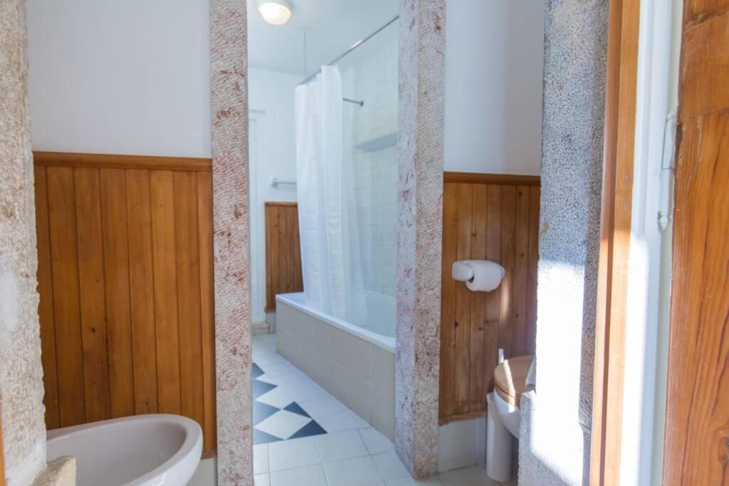 135 B - Alfama Renovated Charming Historic Flat Near Baixa * Lissabon